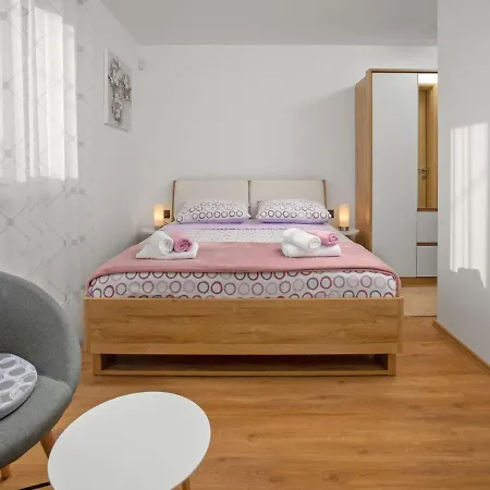 Holiday Granny House Pula