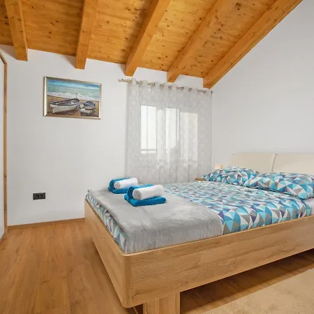 Holiday Granny House * Pula